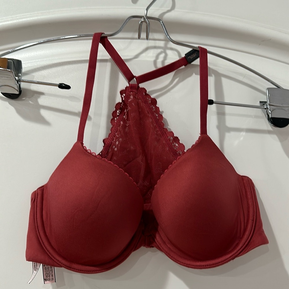 Victoria’s Secret body by Victoria racerback bra size 32D/E70